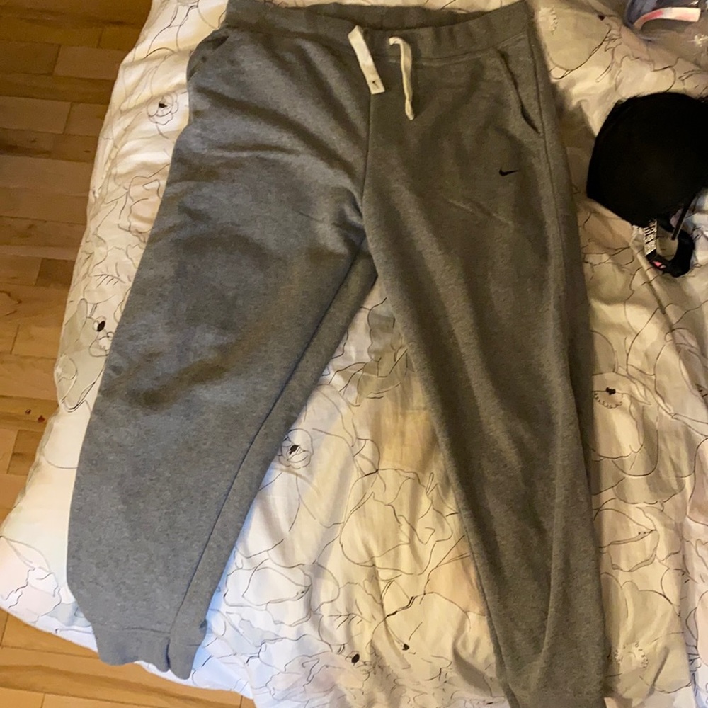 grey nike sweatpants